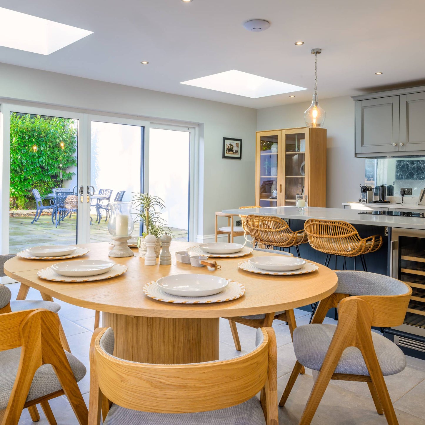 Luna 1300 Round Extending Table